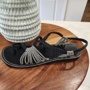 Plaka Oceanside Sandals. Size 8